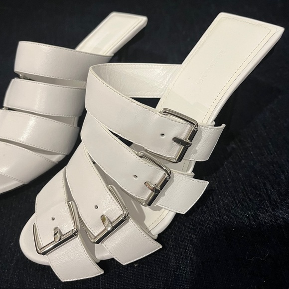 New edgy Balenciaga white leather sandals with straps with silver metal buckles. - Picture 3 of 8